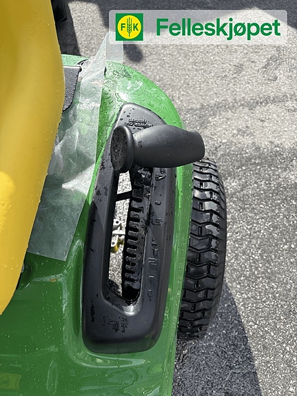 John Deere X107 6 of 6