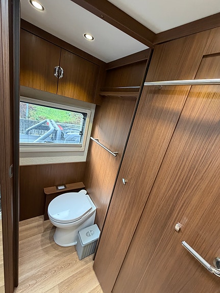 Niesmann+Bischoff Arto 88 LF Clou line 20 of 26