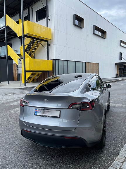 Tesla Model Y 2 of 12
