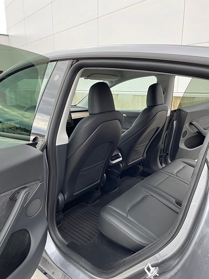 Tesla Model Y 11 of 12