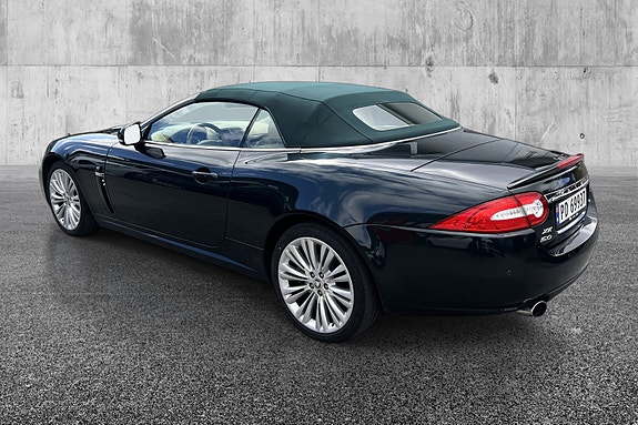 Jaguar XK 13 of 15
