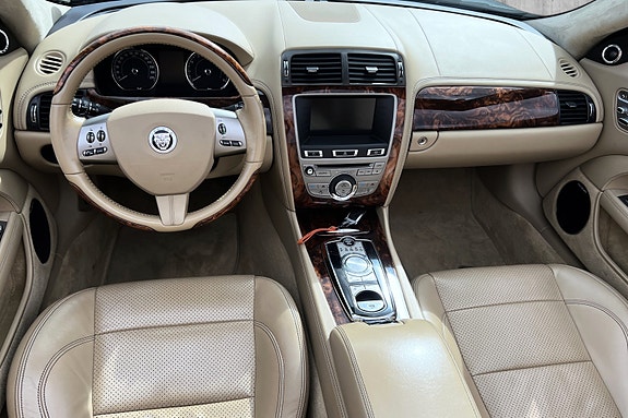 Jaguar XK 10 of 15