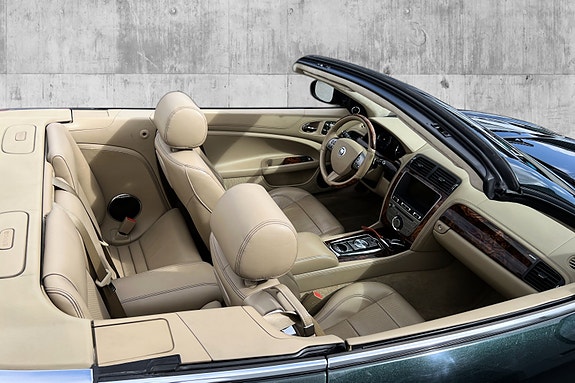 Jaguar XK 9 of 15