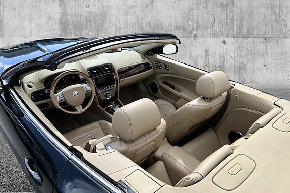 Jaguar XK 8 of 15