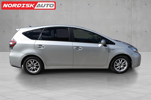 Toyota Prius+ 7 of 10