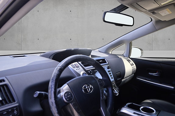 Toyota Prius+ 9 of 10