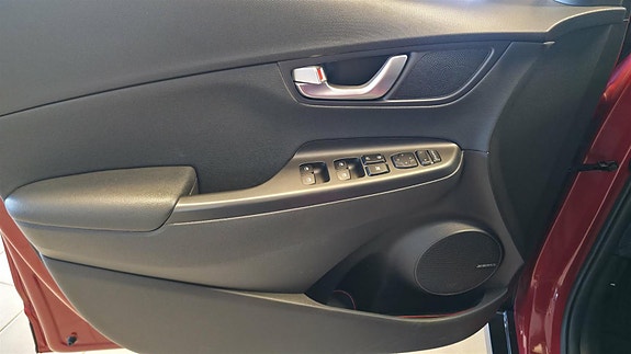 Hyundai Kona 8 of 30