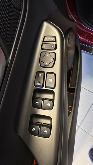 Hyundai Kona 9 of 30