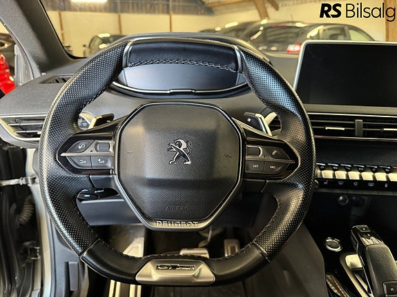 Peugeot 5008 21 of 30
