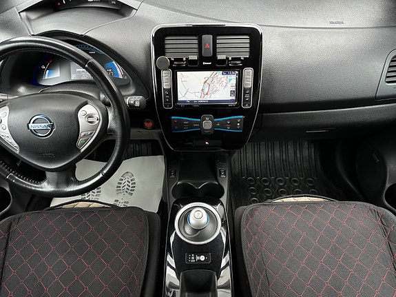 Nissan Leaf 30 of 30