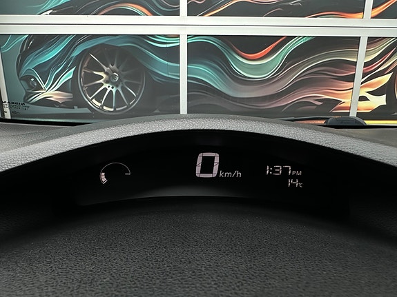 Nissan Leaf 24 of 30