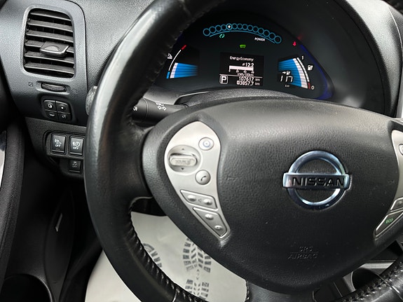Nissan Leaf 12 of 30
