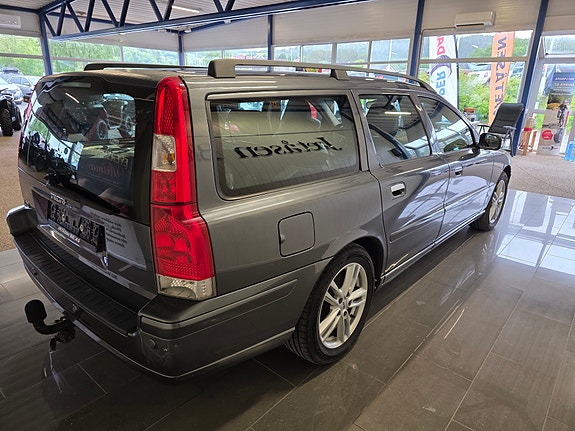 Volvo V70 8 of 20