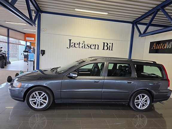 Volvo V70 2 of 20