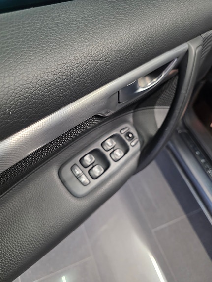 Volvo V70 12 of 20