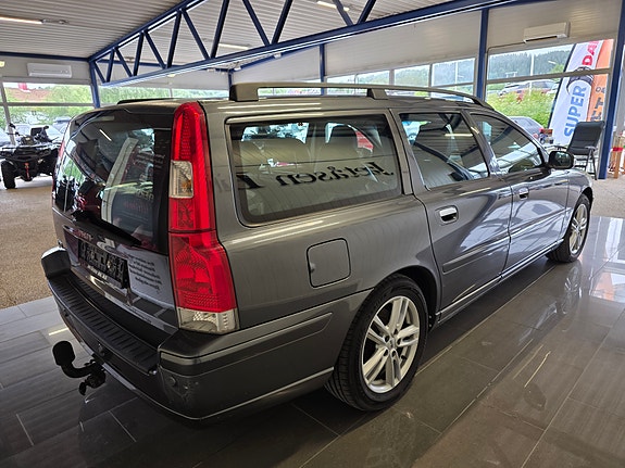 Volvo V70 4 of 20
