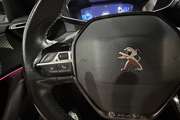 Peugeot e-2008 13 of 25