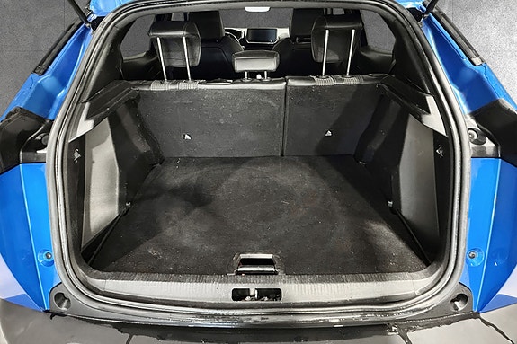 Peugeot e-2008 17 of 25