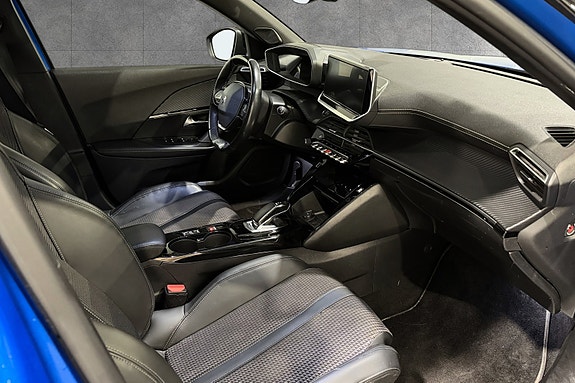 Peugeot e-2008 14 of 25
