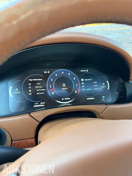 Porsche Cayenne 10 of 14