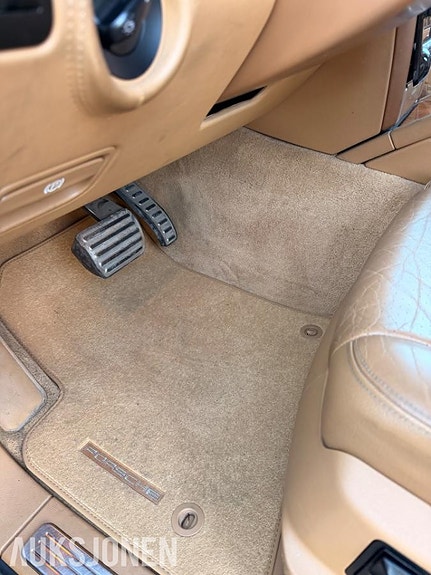 Porsche Cayenne 12 of 14