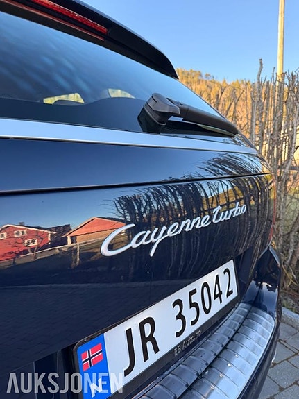 Porsche Cayenne 6 of 14