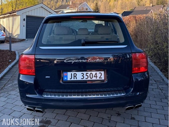 Porsche Cayenne 4 of 14