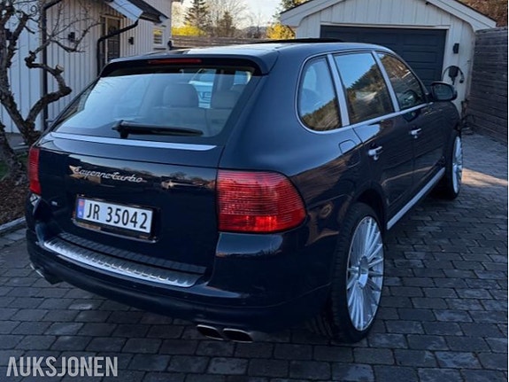 Porsche Cayenne 5 of 14