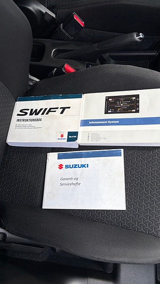 Suzuki Swift 2 of 29