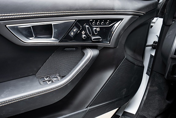 Jaguar F-TYPE 10 of 20