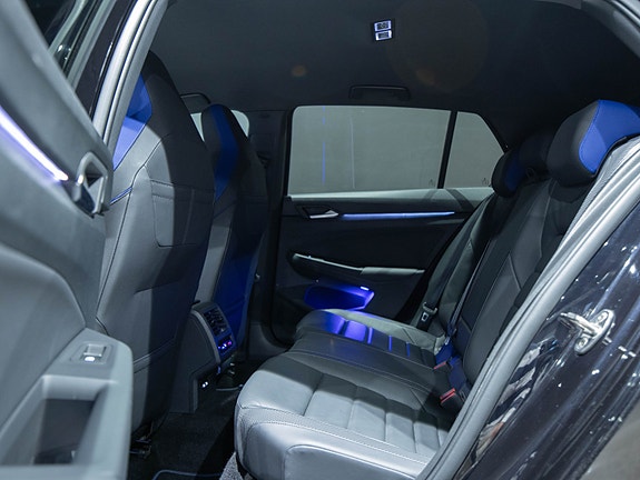 Volkswagen Golf VIII 11 of 25