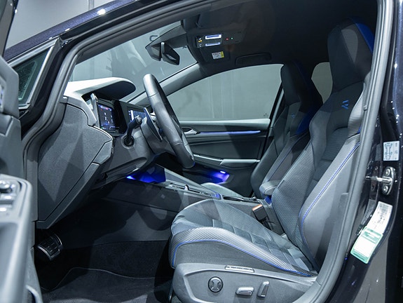 Volkswagen Golf VIII 6 of 25