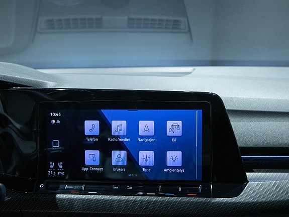 Volkswagen Golf VIII 16 of 25