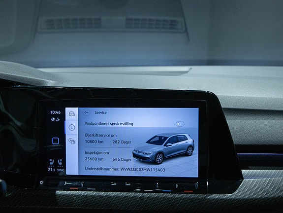 Volkswagen Golf VIII 18 of 25