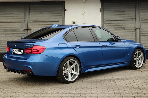 BMW 330e 6 of 30