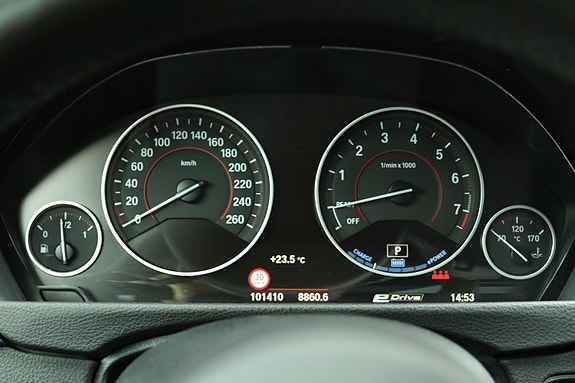 BMW 330e 17 of 30