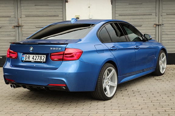 BMW 330e 7 of 30