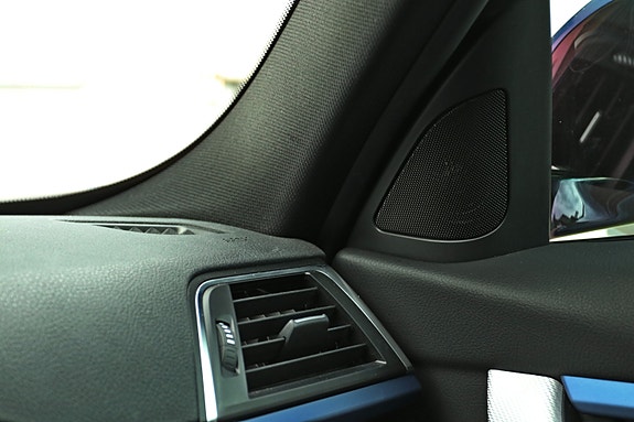 BMW 330e 19 of 30