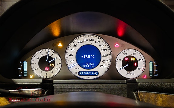 Mercedes-Benz E280 23 of 30