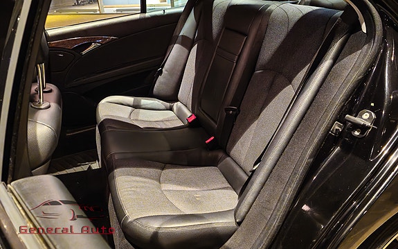Mercedes-Benz E280 16 of 30