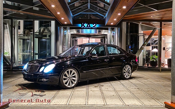 Mercedes-Benz E280 8 of 30