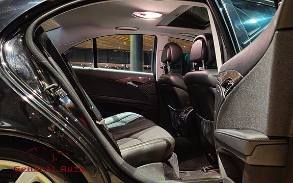 Mercedes-Benz E280 17 of 30