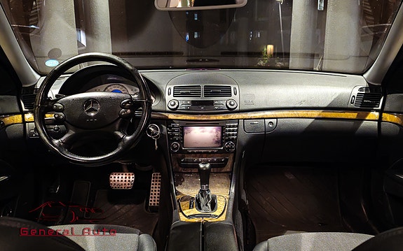 Mercedes-Benz E280 19 of 30
