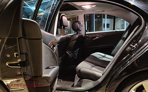 Mercedes-Benz E280 15 of 30