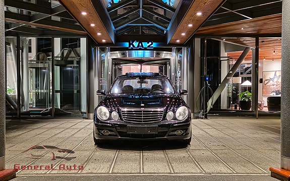 Mercedes-Benz E280 3 of 30
