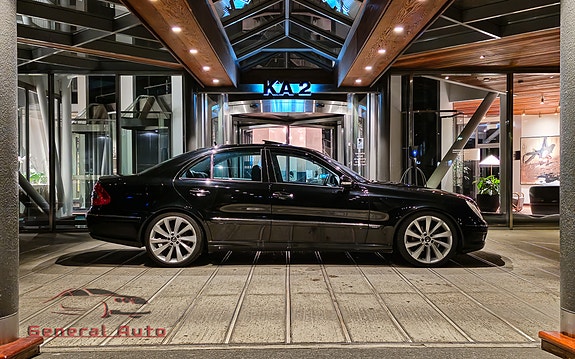Mercedes-Benz E280 5 of 30