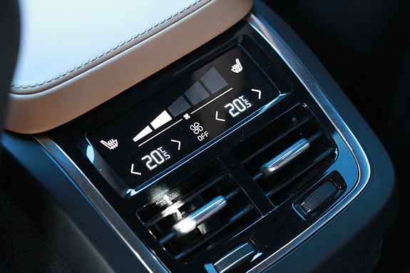 Volvo XC90 23 of 23