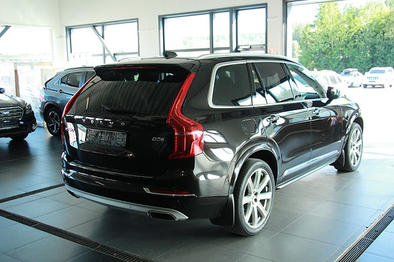 Volvo XC90 4 of 23