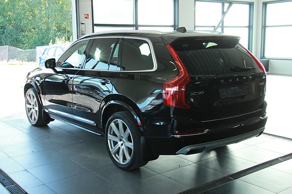Volvo XC90 5 of 23