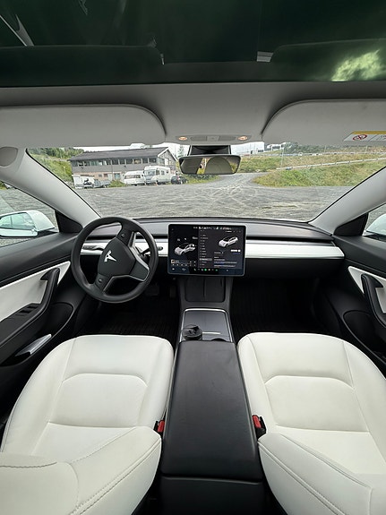 Tesla Model 3 5 of 13